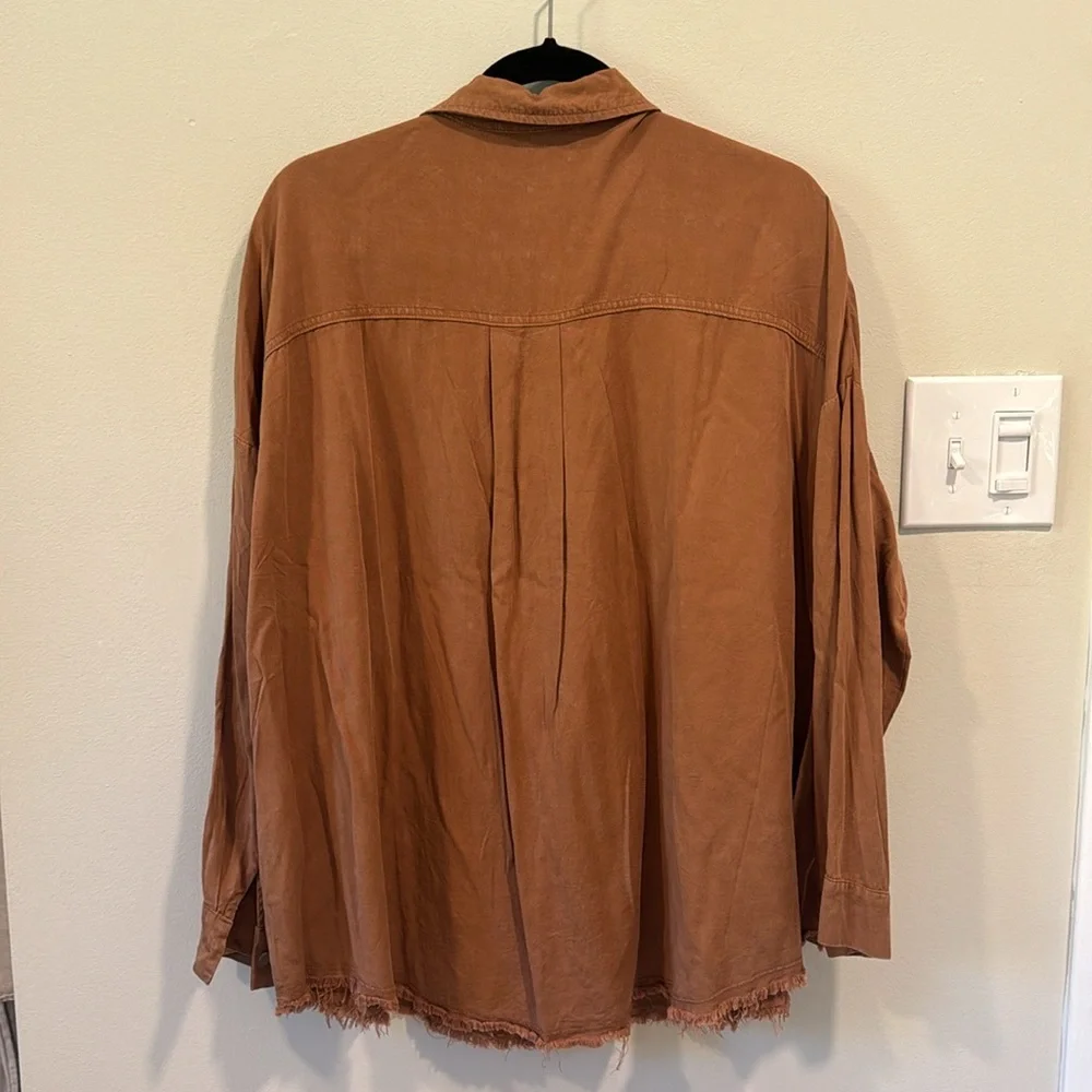SEWN + SEEN Raw Hem Oversized Button Down Top Light Rust / Camel Brown sz M NWOT - Picture 5 of 9
